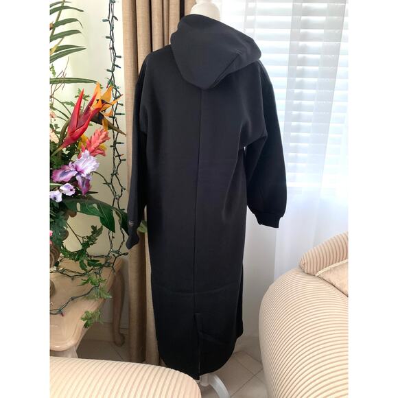 GU (Uniqlo) x Harry Potter Embroidered Logo Sweat Hoodie Dress in Black - Picture 13 of 15